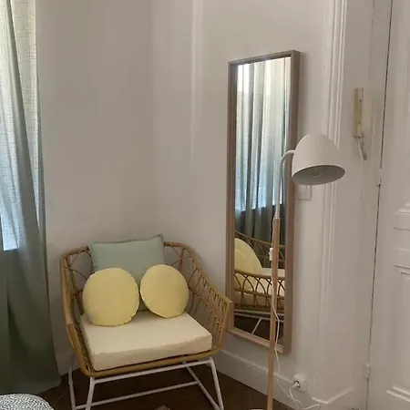 Appartement Moderne Quartier Saint Lazare-3